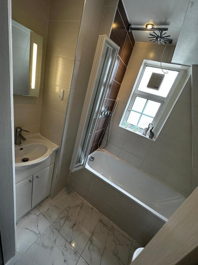 One Bedroom Flat In Chelsea London Eksteriør billede